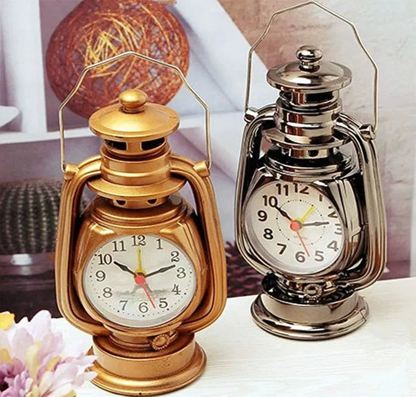 Réveil vintage en métal lampe à huile - vue 2